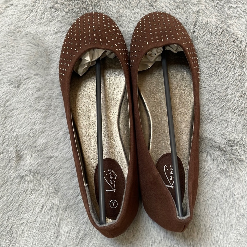 New in box Ladies flat